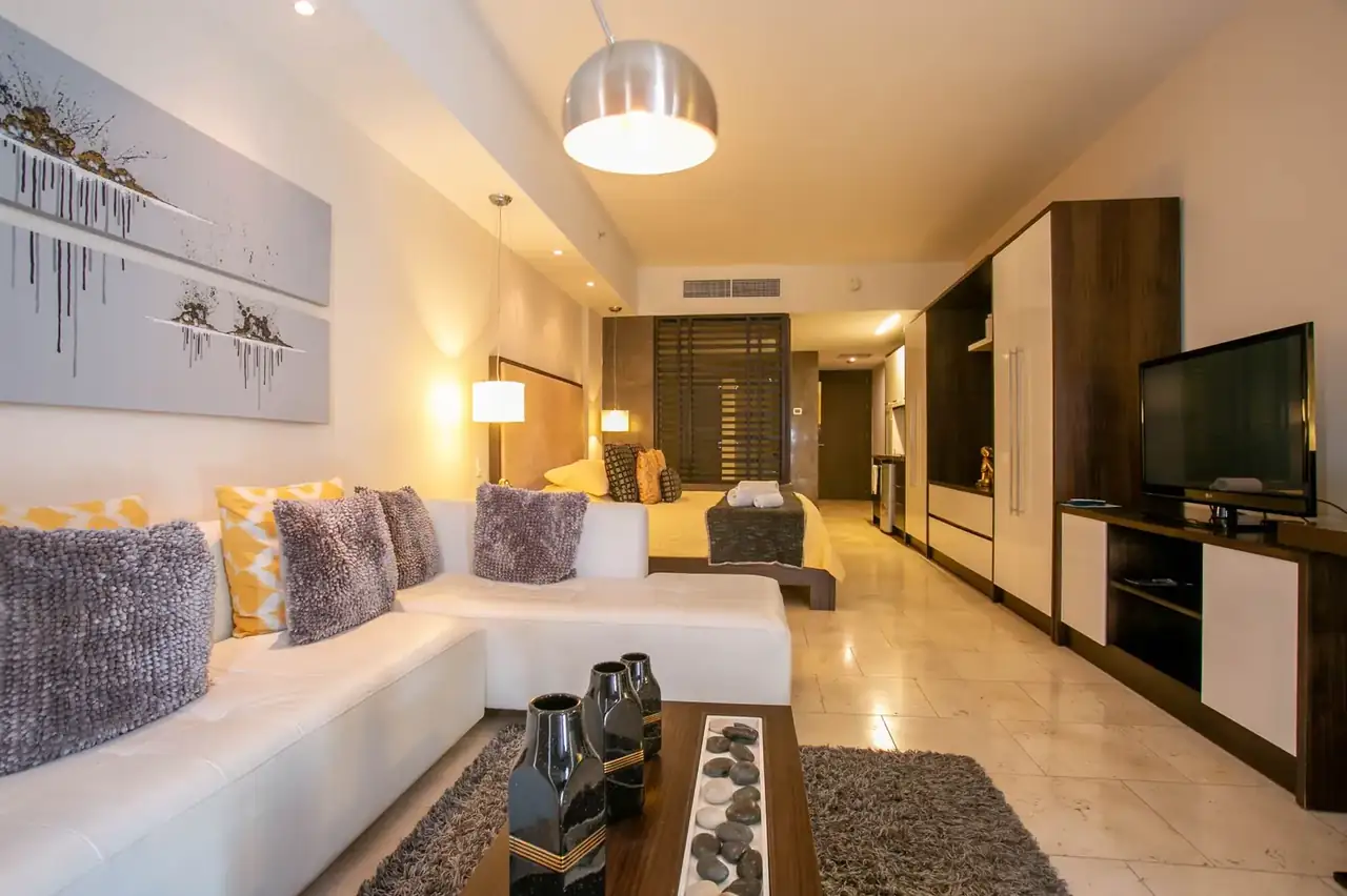Gastown Corner Suite